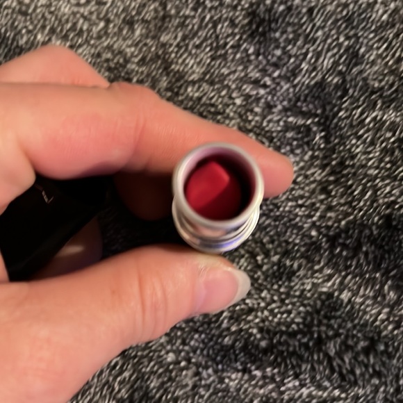 MAC LIPSTICK - Picture 3 of 3